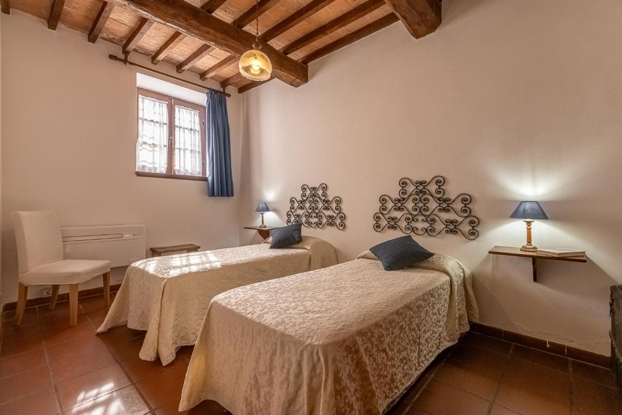 Palazzo Con Piscina E Ac - * Cetona