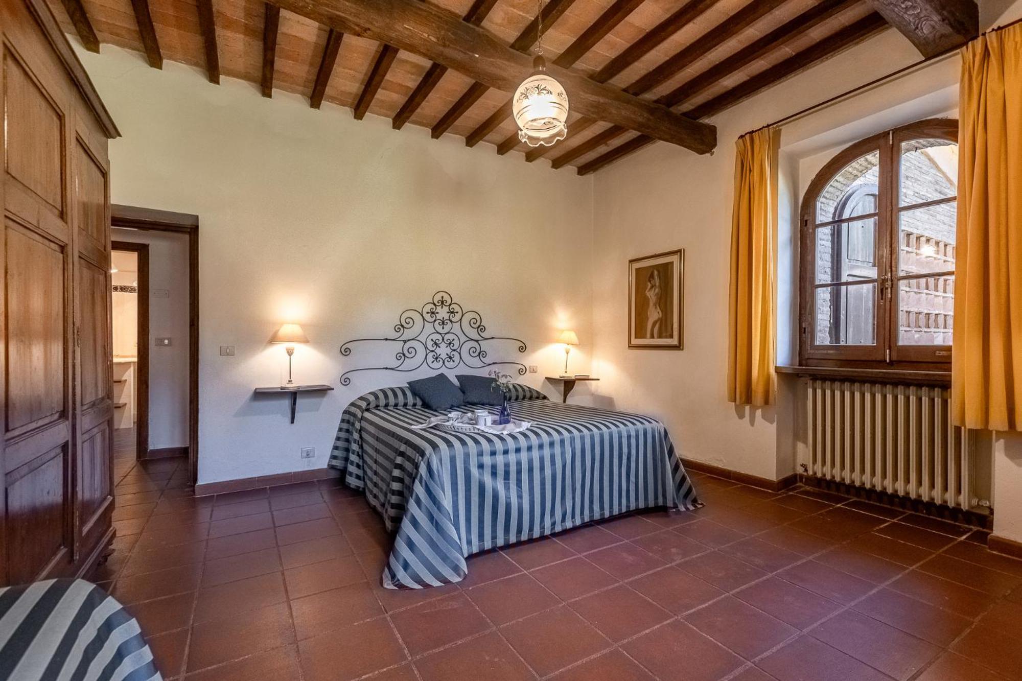 Palazzo Con Piscina E Ac - *